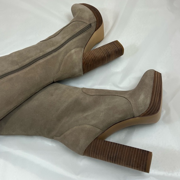 NEVER WORN TAN BCBG MAXAZRIA LEATHER SUEDE - Picture 8 of 12